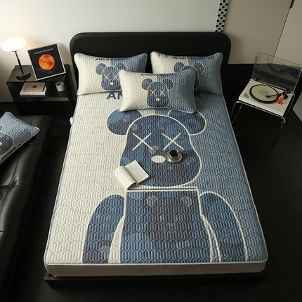 91家纺网 家纺一手货源 找家纺 圣比熊 2025新款大版印花纯色0.5乳胶凉席床笠款床裙款凉席三件套 床笠款-潮流熊