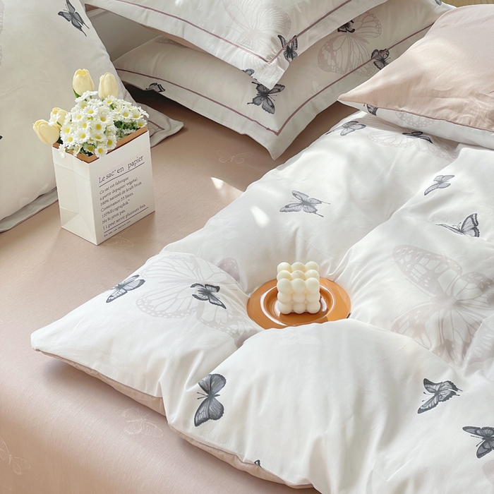 91家纺网 家纺一手货源 找家纺 铭博家纺 新款直播爆款网红全棉四件套13070印花吊边一字绣纯棉被套工艺款 蝶舞