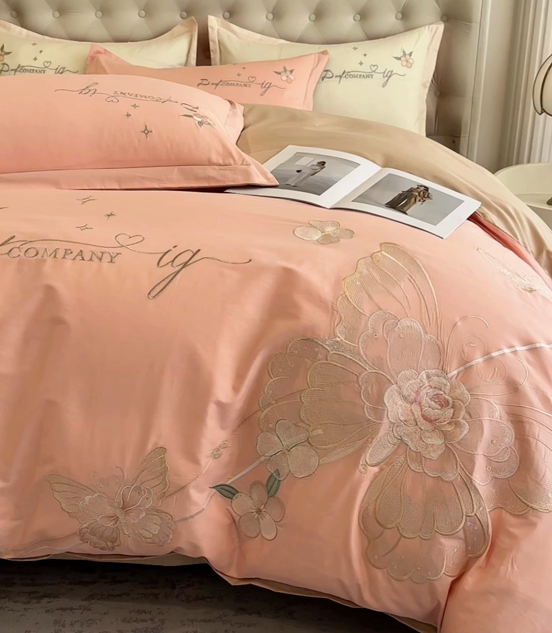 91家纺网 家纺一手货源 找家纺 天一阁2025新款纯棉全棉长绒棉刺绣绣花高端礼盒装四件套 凤飞舞-绿+灰