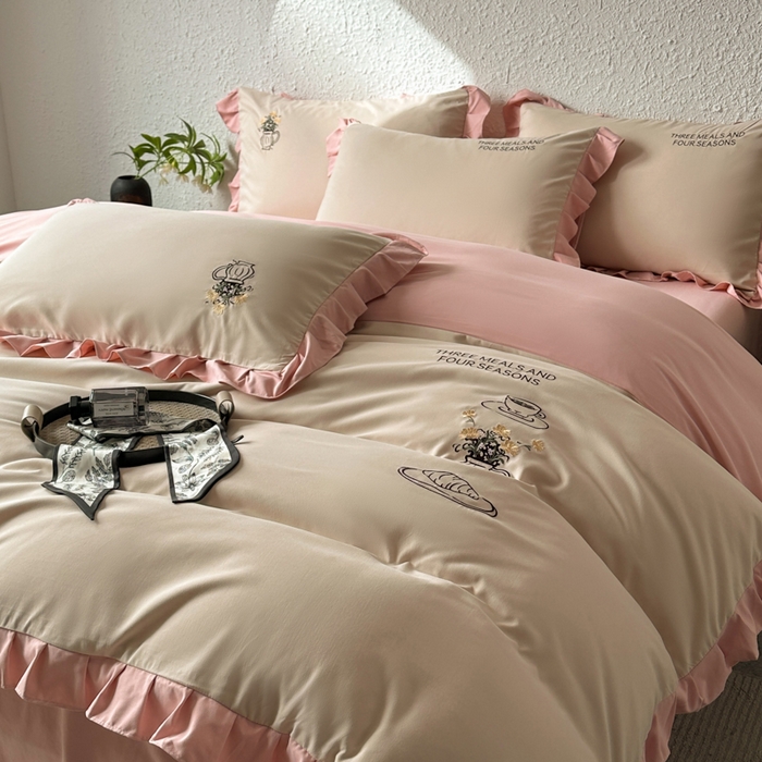 91家纺网 家纺一手货源 找家纺 汣沐生活 2025新款亲肤绣花花边四件套 香槟-优雅粉-田园生活