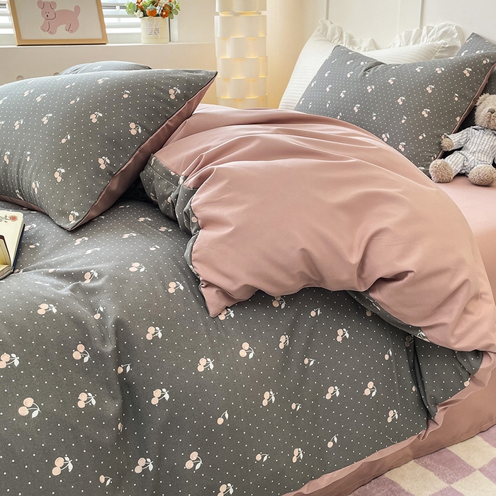 91家纺网 家纺一手货源 找家纺 汣沐生活 2025新款针织棉印花款四件套 樱桃-灰