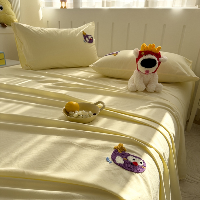 91家纺网 家纺一手货源 找家纺 曼谷家纺 2025新款软糯毛巾绣水洗棉床单床笠枕套纯色床单床笠枕套单品 茄子-芝士