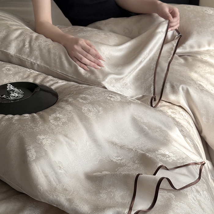 91家纺网 家纺一手货源 找家纺 鹿班家居 2025夏季60S莱赛尔提花系列漫月白茶四件套【标准会员-20】 香槟