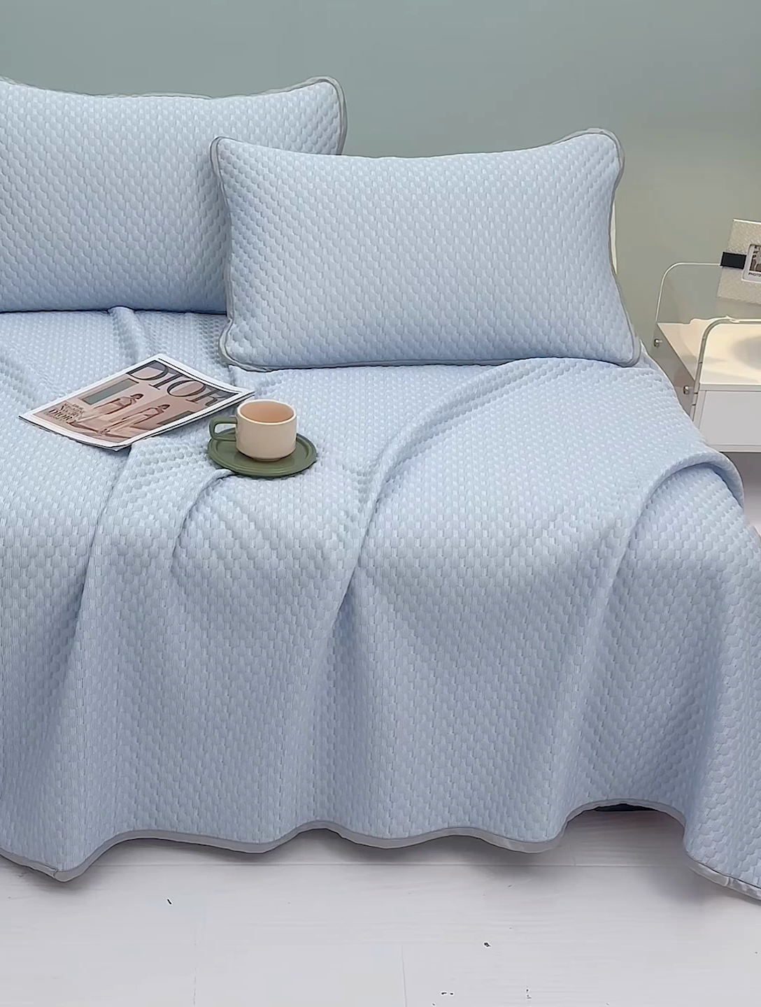 91家纺网 家纺一手货源 找家纺 柏薇 2025新款3D豆豆凉席冰丝席按摩席夏凉席床单床裙款三件套热销款 冰川蓝床单款