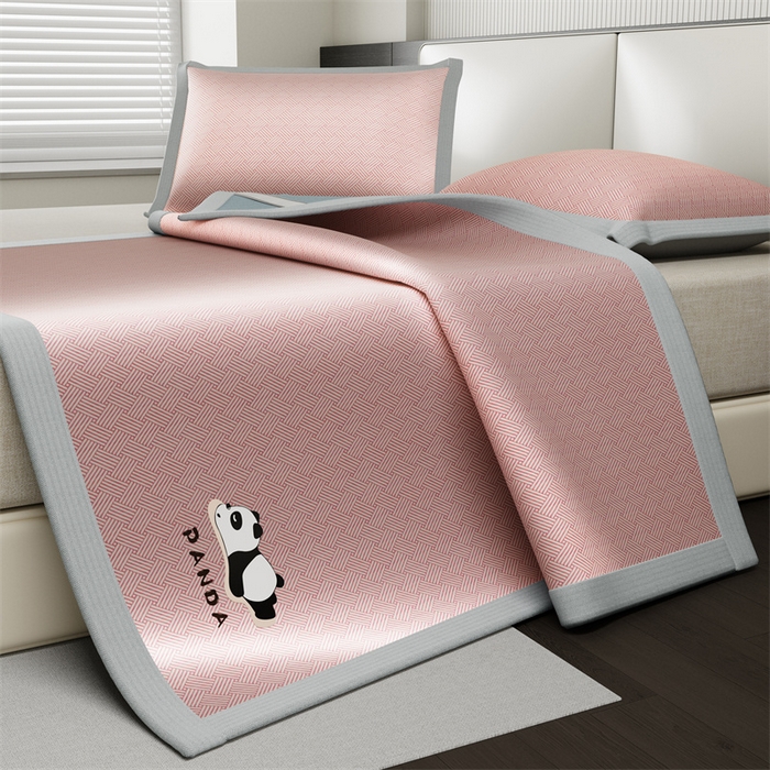 91家纺网 家纺一手货源 找家纺 叠派家纺  2025新款5A抗菌A类冰丝凉席-饼干花熊猫款 熊猫-粉色