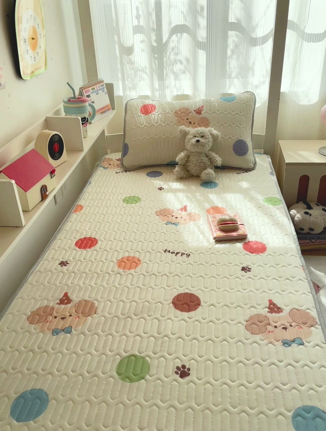 91家纺网 家纺一手货源 找家纺 富馨莱 2025新款A类凉感丝空气纤维凉席学生款 点点熊宝