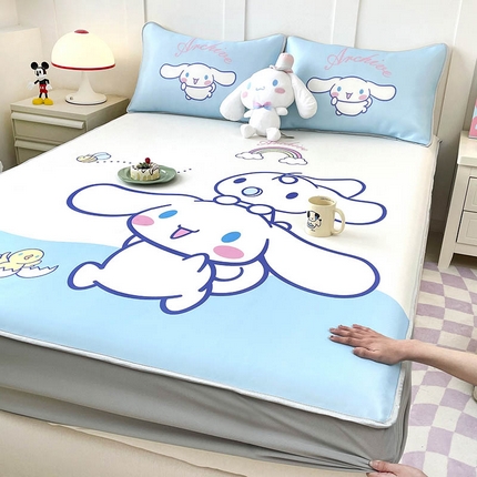 91家纺网 家纺一手货源 找家纺 米帛家纺 2025新款大版三丽鸥碳光冰丝软凉席床笠款 彩虹玉桂狗