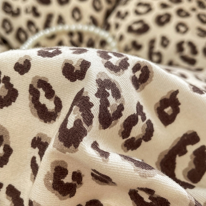 91家纺网 家纺一手货源 找家纺 汣沐生活 2025新款针织棉印花款四件套 小时代-咖