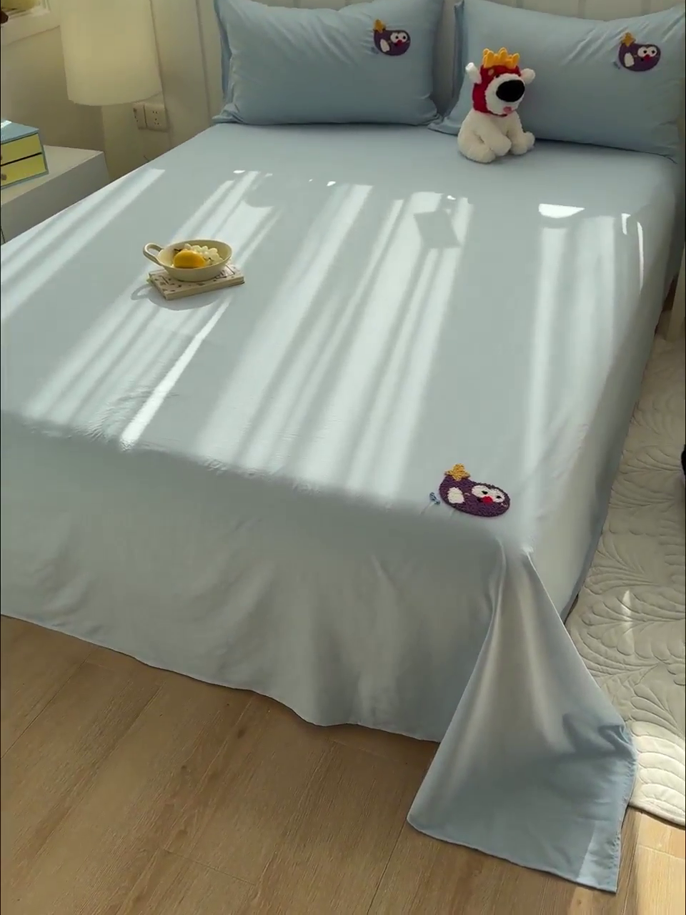 91家纺网 家纺一手货源 找家纺 曼谷家纺 2025新款软糯毛巾绣水洗棉床单床笠枕套纯色床单床笠枕套单品 茄子-天蓝