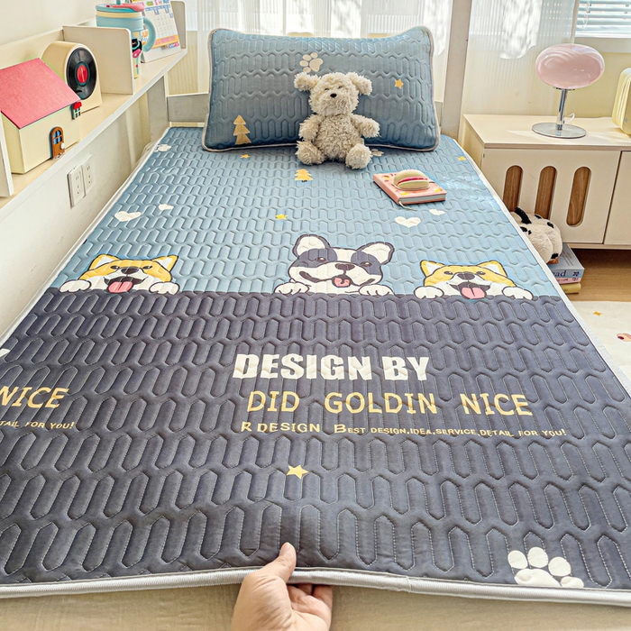 91家纺网 家纺一手货源 找家纺 富馨莱 2025新款A类凉感丝空气纤维凉席学生款 柯基