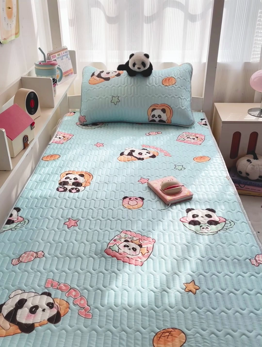 91家纺网 家纺一手货源 找家纺 富馨莱 2025新款A类凉感丝空气纤维凉席学生款 熊猫宝宝