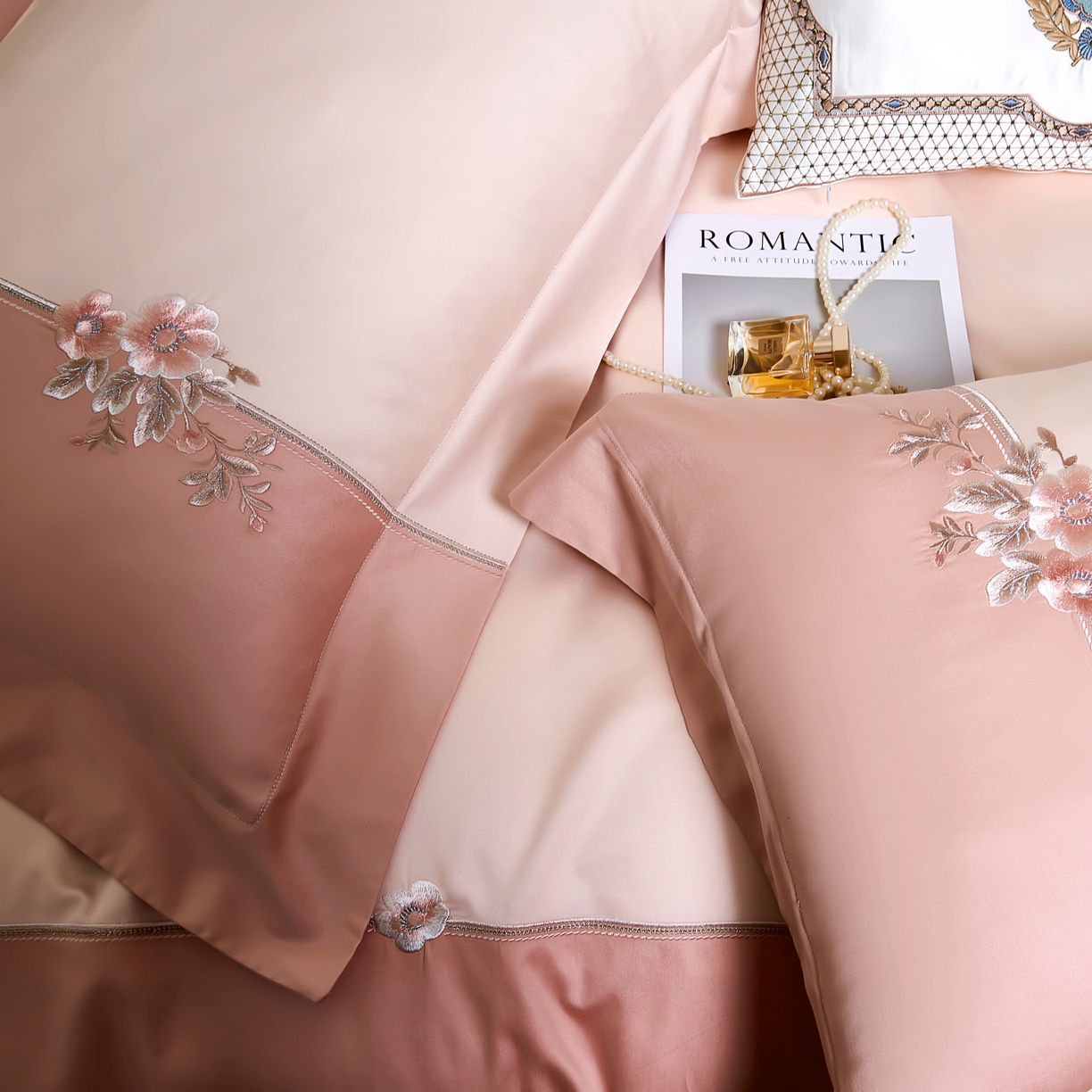 91家纺网 家纺一手货源 找家纺 U品汇 2025新品120支60s双股贡缎长绒棉重工刺绣花纯棉全棉四件套 海棠湾-豆沙