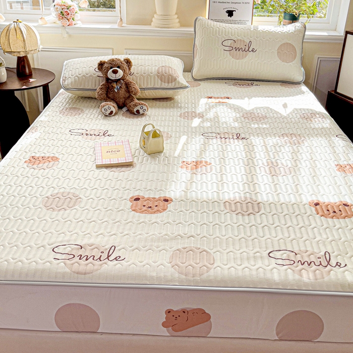 91家纺网 家纺一手货源 找家纺 富馨莱 2025新款A类凉感丝空气纤维凉席床笠款 无敌小熊