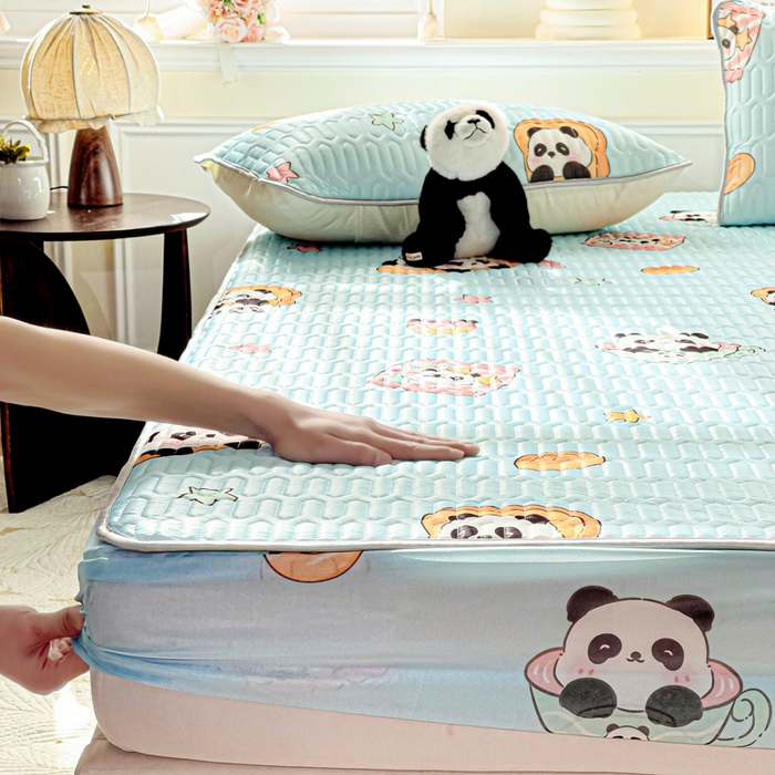 91家纺网 家纺一手货源 找家纺 富馨莱 2025新款A类凉感丝空气纤维凉席床笠款 熊猫宝宝