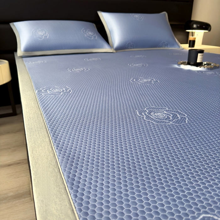 91家纺网 家纺一手货源 找家纺 欧邦 2025新款A类3D立体提花冰豆豆凉席 冰豆豆-蓝灰