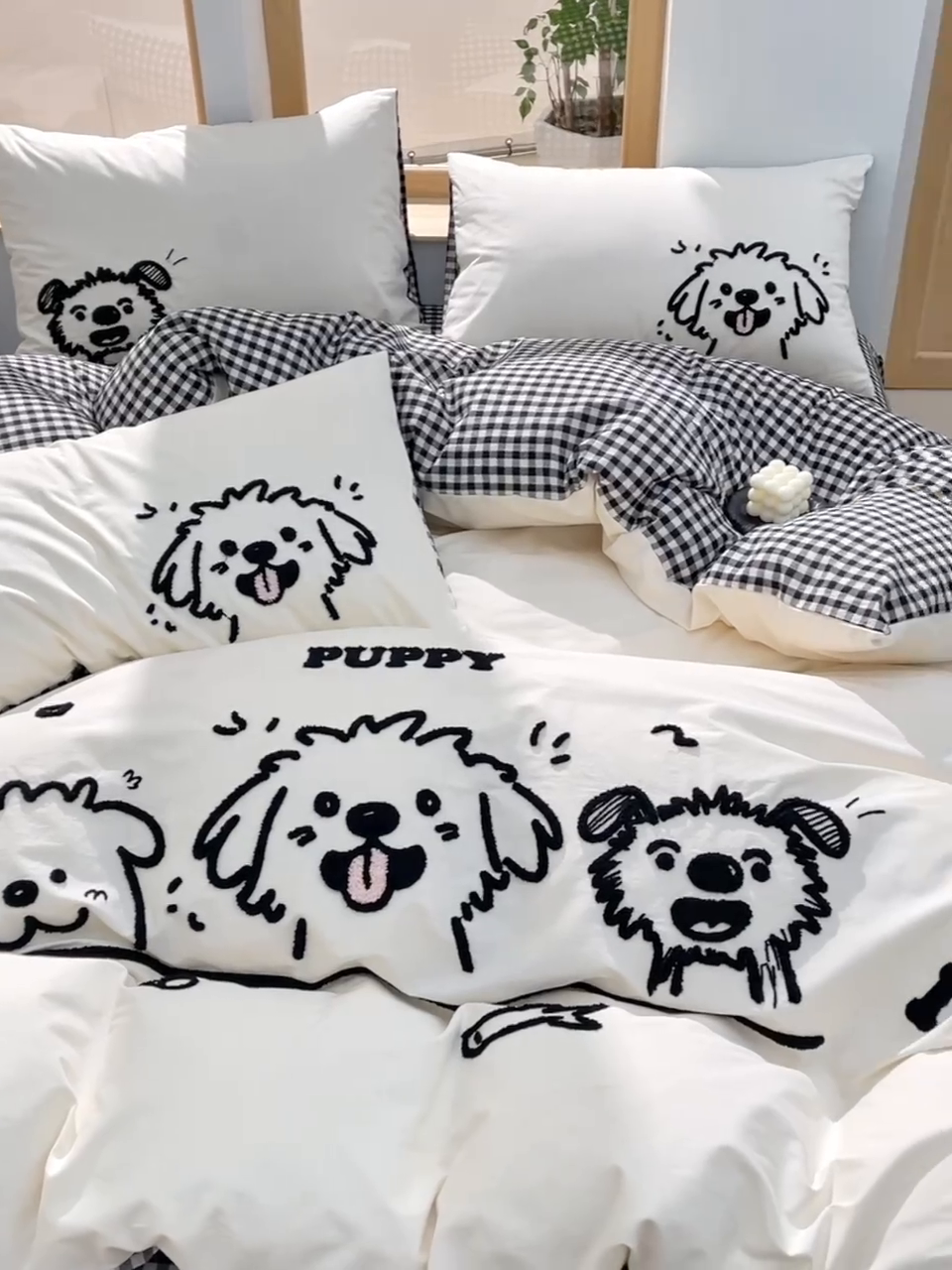 91家纺网 家纺一手货源 找家纺 炫拼家纺 2025新款卡通多巴胺A类全棉40支水洗棉毛巾绣四件套 潦草小狗