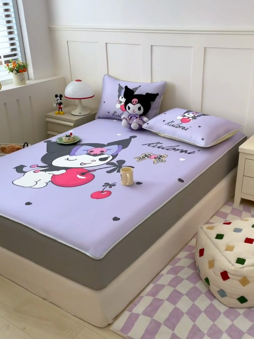 91家纺网 家纺一手货源 找家纺 米帛家纺 2025新款大版三丽鸥碳光冰丝软凉席床笠款 樱桃酷洛米