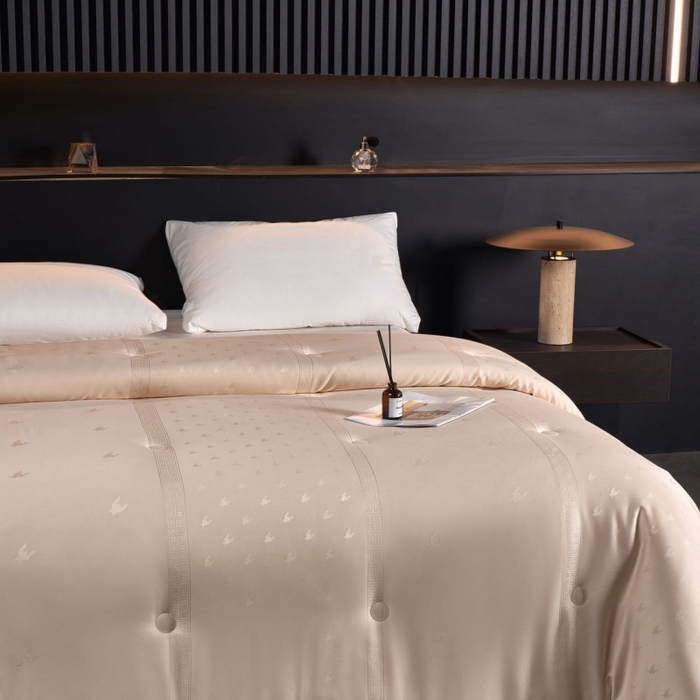 91家纺网 家纺一手货源 找家纺 朴罗 （ 原岚图）2025新款臻品欧式提花黄金大豆被被子被芯-千千阙歌 千千阙歌-香槟金