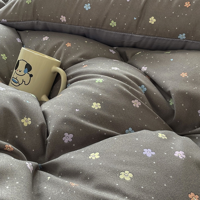 91家纺网 家纺一手货源 找家纺 汣沐生活 2025新款针织棉印花款四件套 浆果-灰