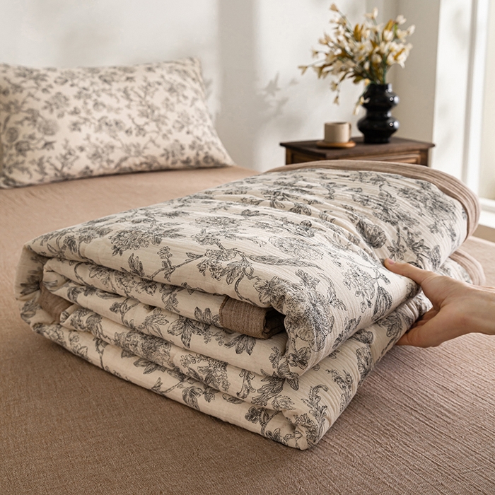 91家纺网 家纺一手货源 找家纺 吾诺 2025新建全棉印花泡泡双层纱大豆夏被子被芯全棉夏被四件套夏凉被空调被 蝶恋