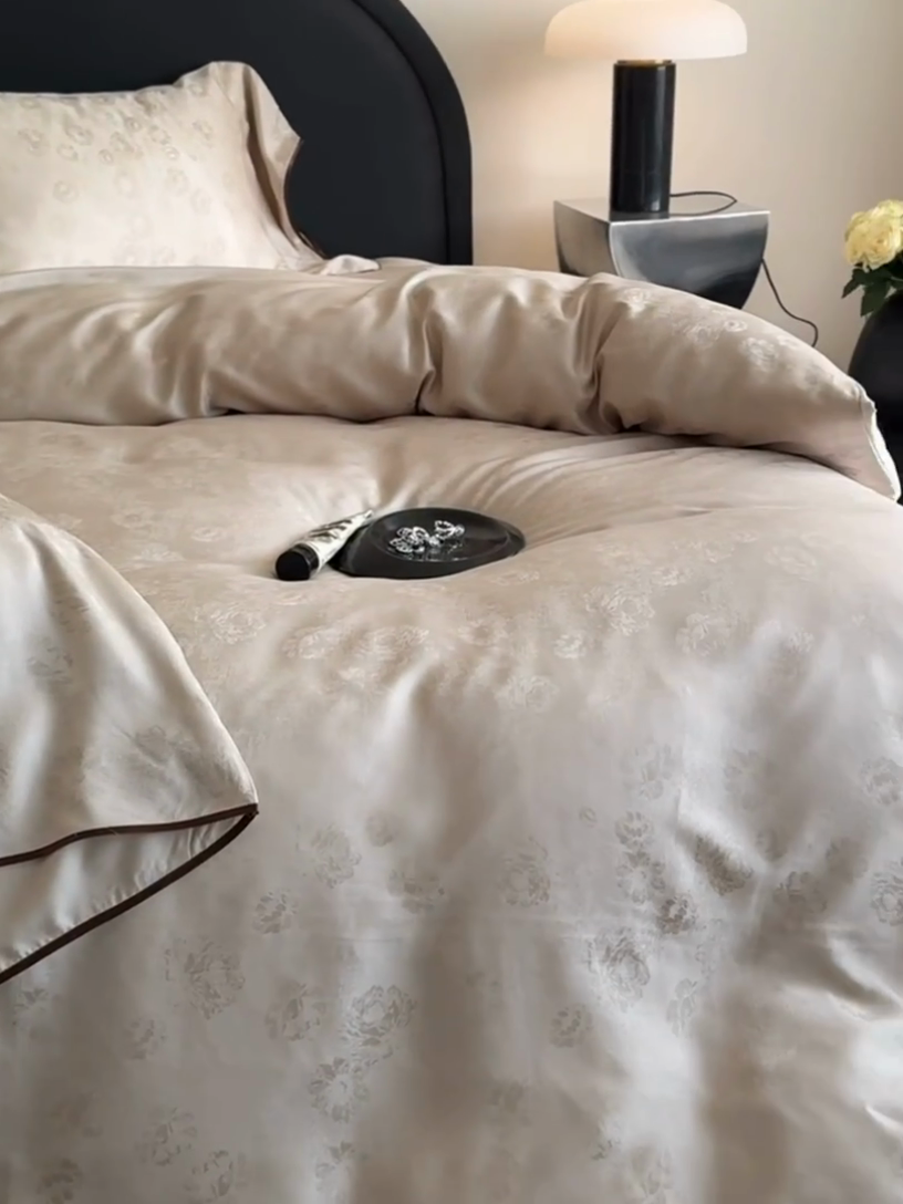 91家纺网 家纺一手货源 找家纺 鹿班家居 2025夏季60S莱赛尔提花系列漫月白茶四件套【标准会员-20】 香槟