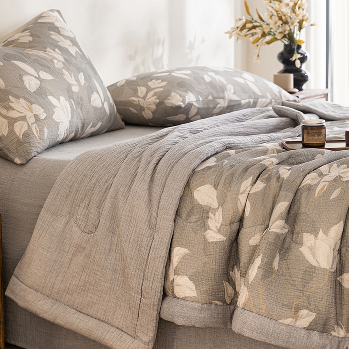 91家纺网 家纺一手货源 找家纺 吾诺 2025新建全棉印花泡泡双层纱大豆夏被子被芯全棉夏被四件套夏凉被空调被 玉兰花开