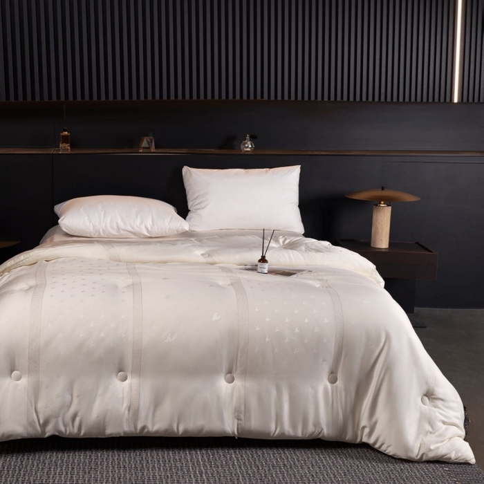 91家纺网 家纺一手货源 找家纺 朴罗 （ 原岚图）2025新款臻品欧式提花黄金大豆被被子被芯-千千阙歌 千千阙歌-米白