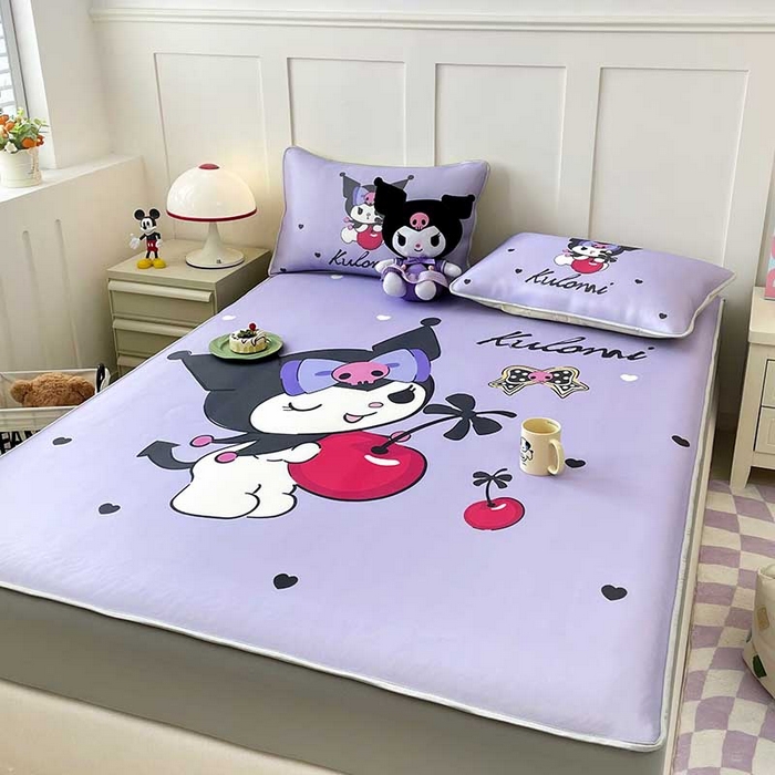 91家纺网 家纺一手货源 找家纺 米帛家纺 2025新款大版三丽鸥碳光冰丝软凉席床笠款 樱桃酷洛米