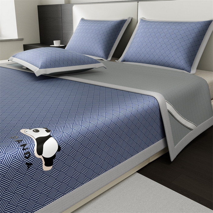 91家纺网 家纺一手货源 找家纺 叠派家纺  2025新款5A抗菌A类冰丝凉席-饼干花熊猫款 熊猫-蓝色