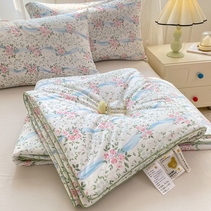 91家纺网 家纺一手货源 找家纺 恋之巢家纺 2025新款凉感针织印花夏凉被 花漾；软糯款