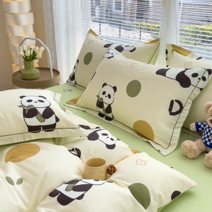91家纺网 家纺一手货源 找家纺 铭博家纺 新款直播爆款网红全棉四件套13070印花吊边一字绣纯棉被套工艺款 呆萌熊猫