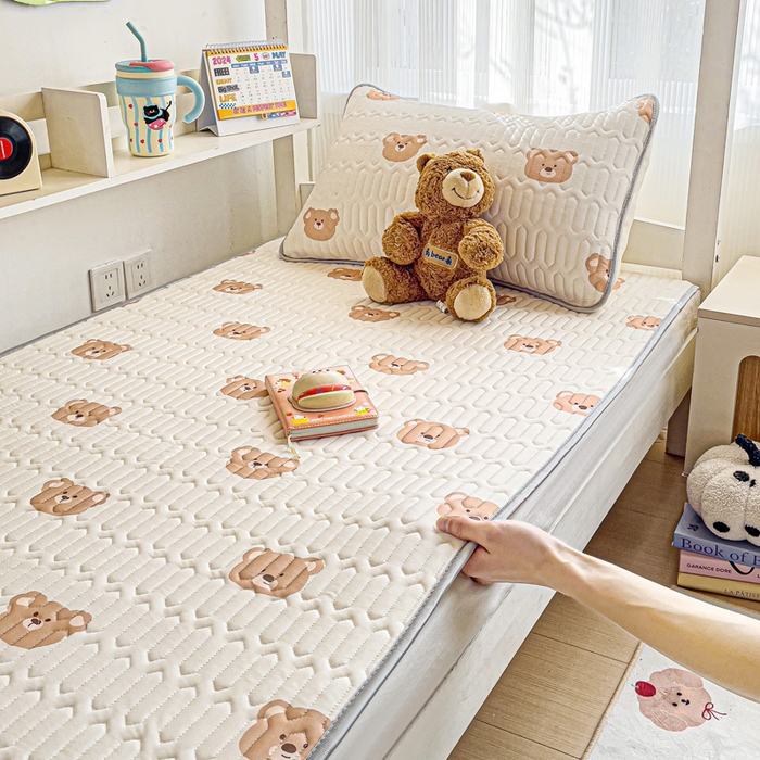 91家纺网 家纺一手货源 找家纺 富馨莱 2025新款A类凉感丝空气纤维凉席学生款 无敌小熊