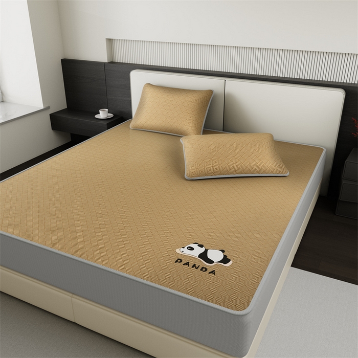 91家纺网 家纺一手货源 找家纺 叠派家纺  2025新款5A抗菌A类冰丝凉席-饼干花熊猫款 床笠-熊猫-棕色