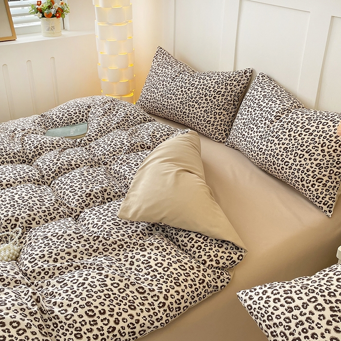 91家纺网 家纺一手货源 找家纺 汣沐生活 2025新款针织棉印花款四件套 小时代-咖