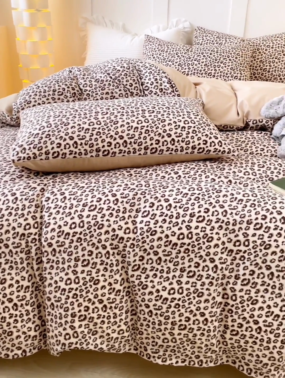 91家纺网 家纺一手货源 找家纺 汣沐生活 2025新款针织棉印花款四件套 小时代-咖