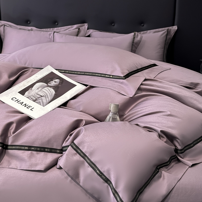 91家纺网 家纺一手货源 找家纺 魅都 2025新款100支长绒棉简约织带轻奢风四件套-罗伊 香芋紫