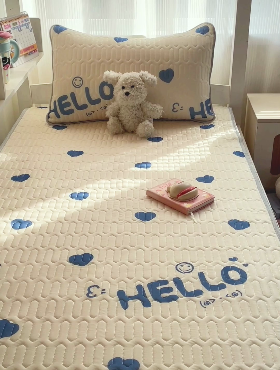 91家纺网 家纺一手货源 找家纺 富馨莱 2025新款A类凉感丝空气纤维凉席学生款 蓝色梦幻