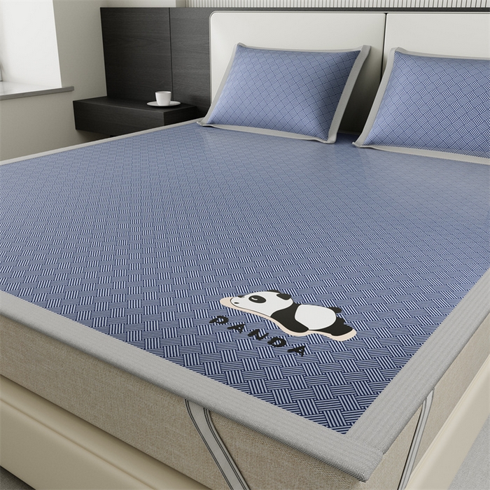 91家纺网 家纺一手货源 找家纺 叠派家纺  2025新款5A抗菌A类冰丝凉席-饼干花熊猫款 熊猫-蓝色