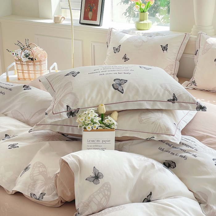 91家纺网 家纺一手货源 找家纺 铭博家纺 新款直播爆款网红全棉四件套13070印花吊边一字绣纯棉被套工艺款 蝶舞