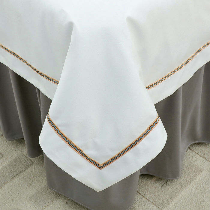 91家纺网 家纺一手货源 找家纺 千姿坊 2025新款床罩四件套-倾城 倾城-灰+白