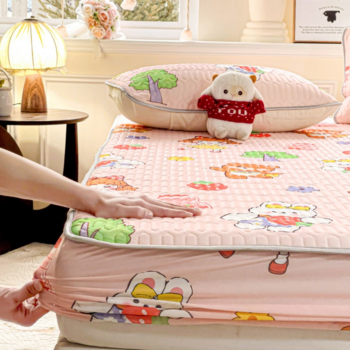 91家纺网 家纺一手货源 找家纺 富馨莱 2025新款A类凉感丝空气纤维凉席床笠款 小兔姑娘