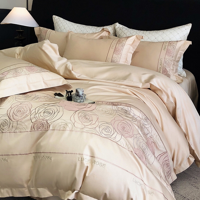 91家纺网 家纺一手货源 找家纺 慕晨家纺 2025新款40s全棉重工刺绣四件套 晨雾花漾 驼