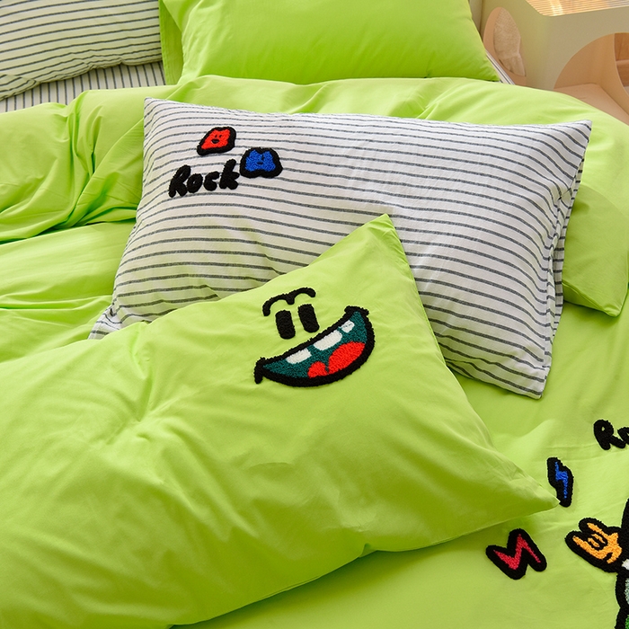 91家纺网 家纺一手货源 找家纺 炫拼家纺 2025新款卡通多巴胺A类全棉40支水洗棉毛巾绣四件套 酷仔小树