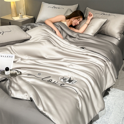 91家纺网 家纺一手货源 找家纺 （总）云棉坊2025新款水洗冰丝刺绣夏被四件套-天鹅系列