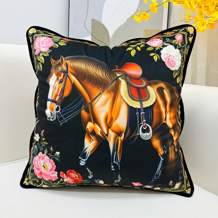 91家纺网 家纺一手货源 找家纺 爱家居 2025新款抱枕沙发新中式靠垫轻奢高级感靠枕床头大靠背正方形抱枕套卡通花卉 悠闲御马