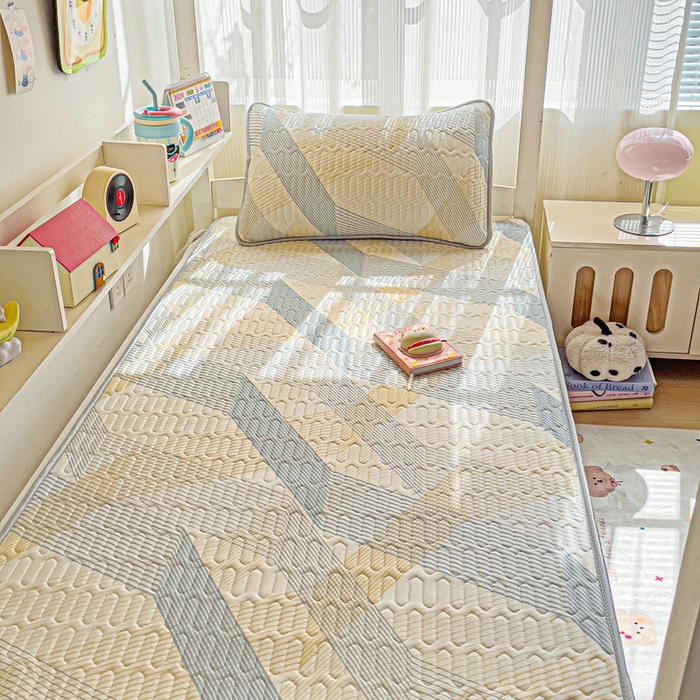 91家纺网 家纺一手货源 找家纺 富馨莱 2025新款A类凉感丝空气纤维凉席学生款 简约