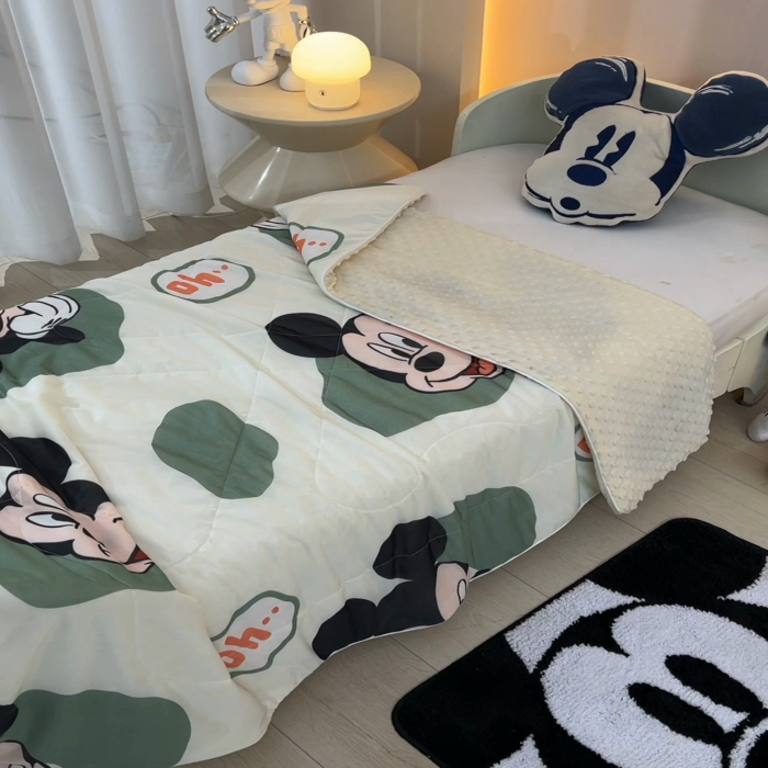 91家纺网 家纺一手货源 找家纺 嗨生活 嗨生活 2025年迪士尼凉感丝冰豆豆被 夏被 夏凉被 儿童夏被 幼儿园夏被 直播首选 快乐米奇