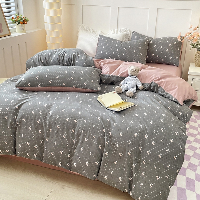 91家纺网 家纺一手货源 找家纺 汣沐生活 2025新款针织棉印花款四件套 樱桃-灰