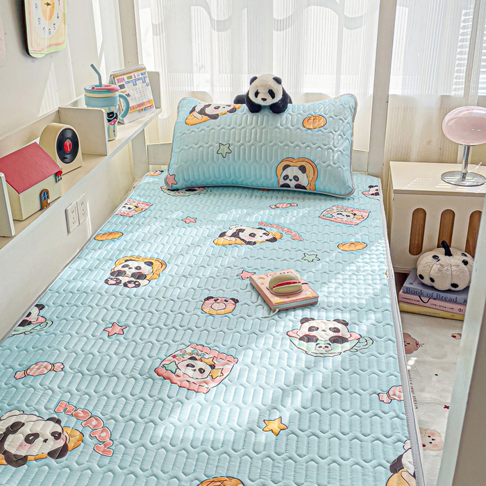 91家纺网 家纺一手货源 找家纺 富馨莱 2025新款A类凉感丝空气纤维凉席学生款 熊猫宝宝