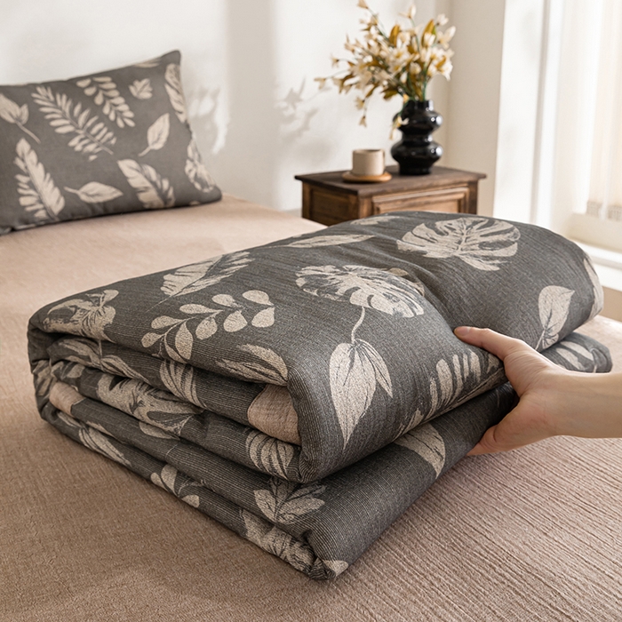 91家纺网 家纺一手货源 找家纺 吾诺 2025新建全棉印花泡泡双层纱大豆夏被子被芯全棉夏被四件套夏凉被空调被 北欧森林